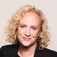 تصویر مدرس Julia Ewert