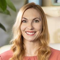 تصویر مدرس Madeline Mann