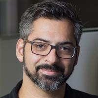 تصویر مدرس Daniel Khan