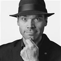 تصویر مدرس Levi Sim