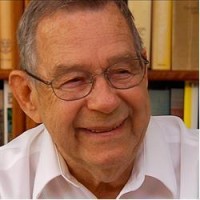 تصویر مدرس Doyald Young