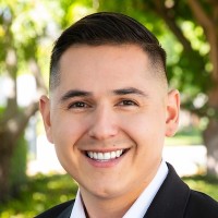 تصویر مدرس Joe Corral