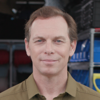 تصویر مدرس Shaw Leonard