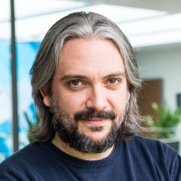 تصویر مدرس Adrian Kosmaczewski