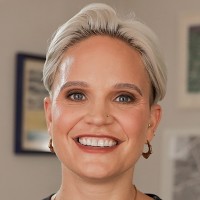 تصویر مدرس Kineta Kelsall