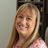 تصویر مدرس Julie Yack