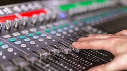 مسیر آموزشی تبدیل شدن به یک مهندس ضبط - Image of Learn Path Become a Recording Engineer